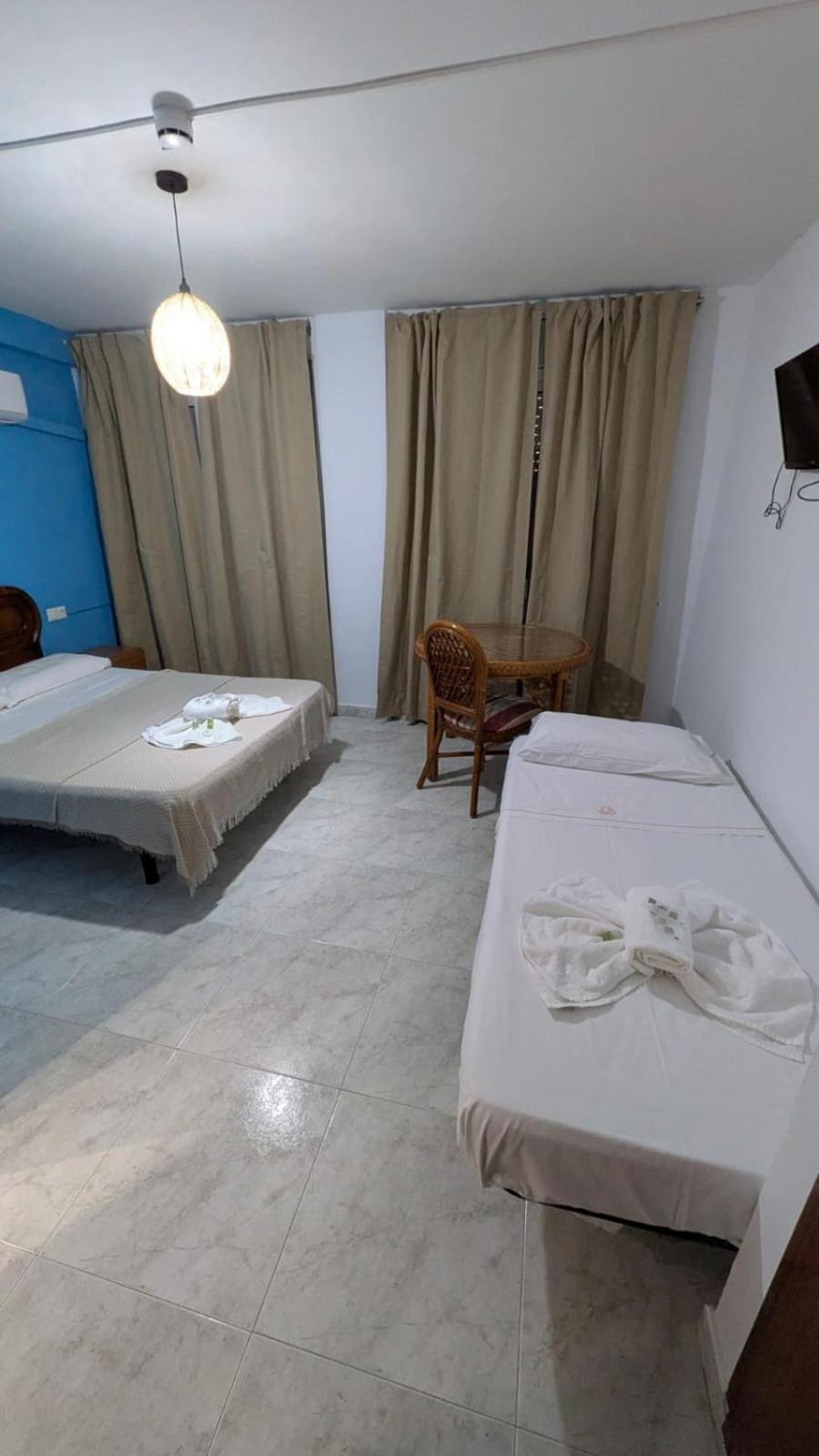 Hostal Europa Tarragona Dış mekan fotoğraf