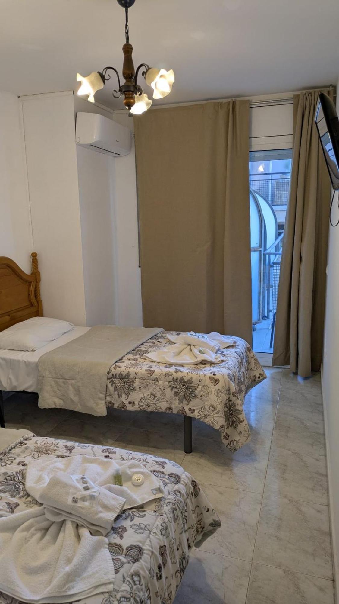 Hostal Europa Tarragona Dış mekan fotoğraf